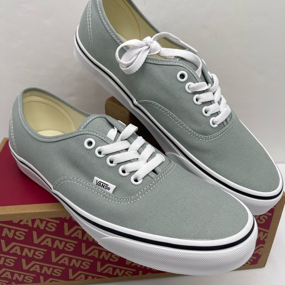 Vans Men’s Lt Gray Canvas Authentic Color Theory Pure Grey
VN000D7YEPO Sneakers - Picture 5 of 16